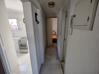 Apartamento ID.222 - Alquiler anual en Piriapolis, apartamento en pleno centro !!!