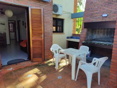 Apartamento ID.362 - Apartamento en alquiler en Piriápolis, planta baja con patio y 2 dormitorios
