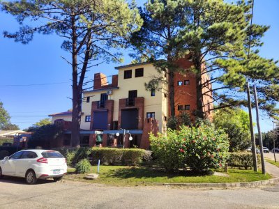 Apartamento ID.362 - Apartamento en alquiler en Piriápolis, planta baja con patio y 2 dormitorios