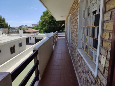 Apartamento ID.222 - Alquiler anual en Piriapolis, apartamento en pleno centro !!!