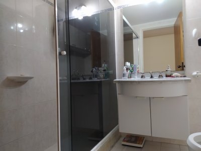 Apartamento ID.149 - Apartamento a la venta de 3 dormitorios y 2 baños sobre la Rambla de Piriapolis