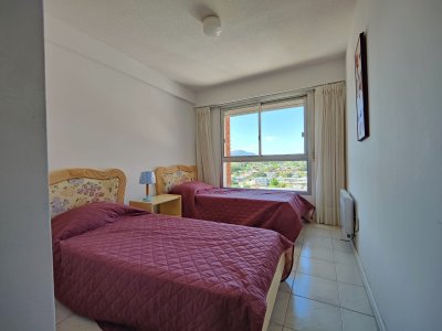 Apartamento ID.196 - Apartamento al a venta de 3 dormitorios con vistas al mar y a los cerros de Piriápolis