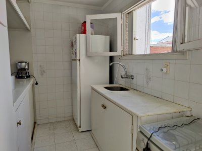 Apartamento ID.222 - Alquiler anual en Piriapolis, apartamento en pleno centro !!!