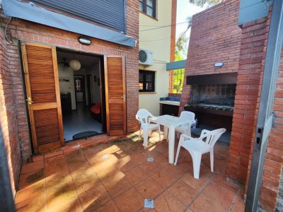 Apartamento ID.362 - Apartamento en alquiler en Piriápolis, planta baja con patio y 2 dormitorios