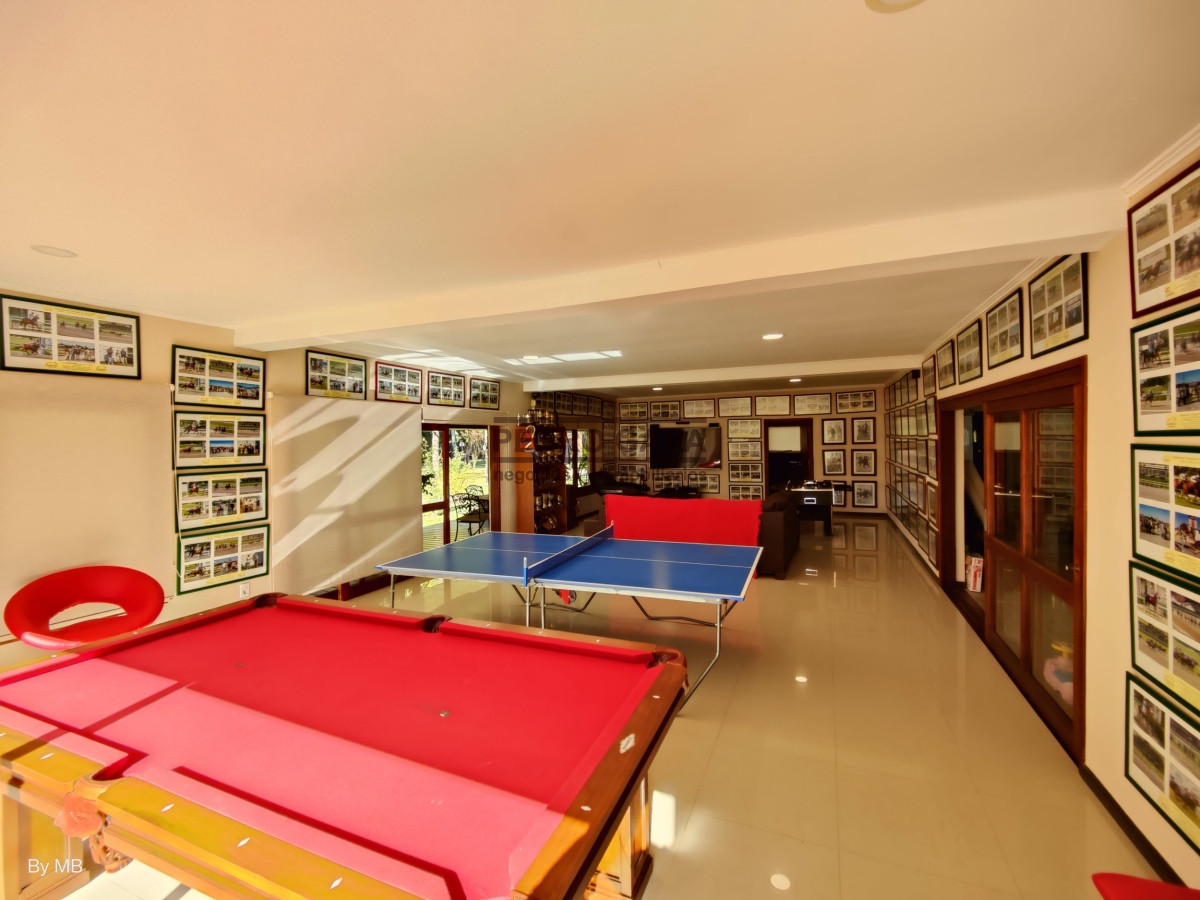Casa ID.217 - Piriapolis, Exclusiva casa quinta en venta a 1000 metros de la playa