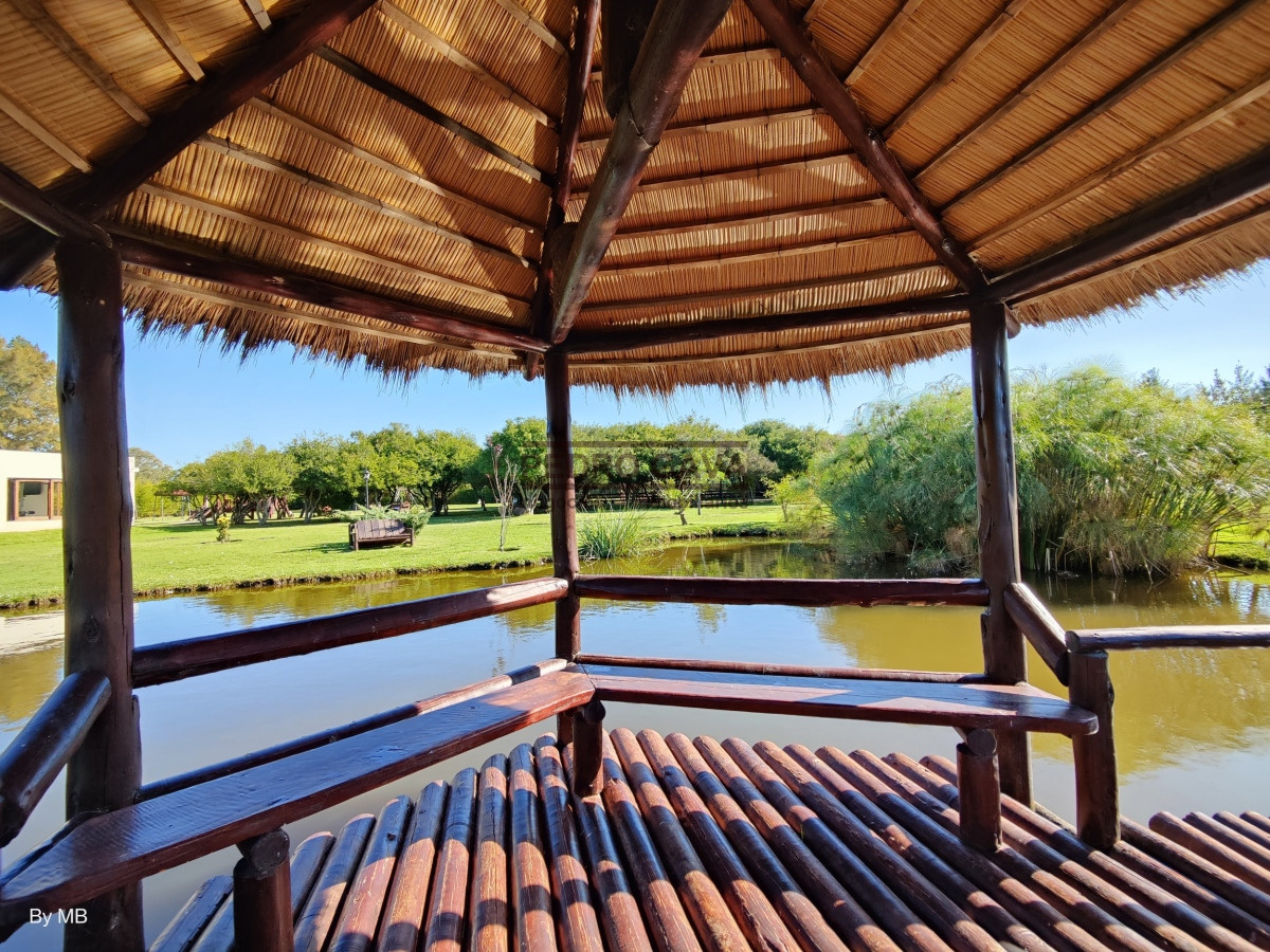 Casa ID.217 - Piriapolis, Exclusiva casa quinta en venta a 1000 metros de la playa