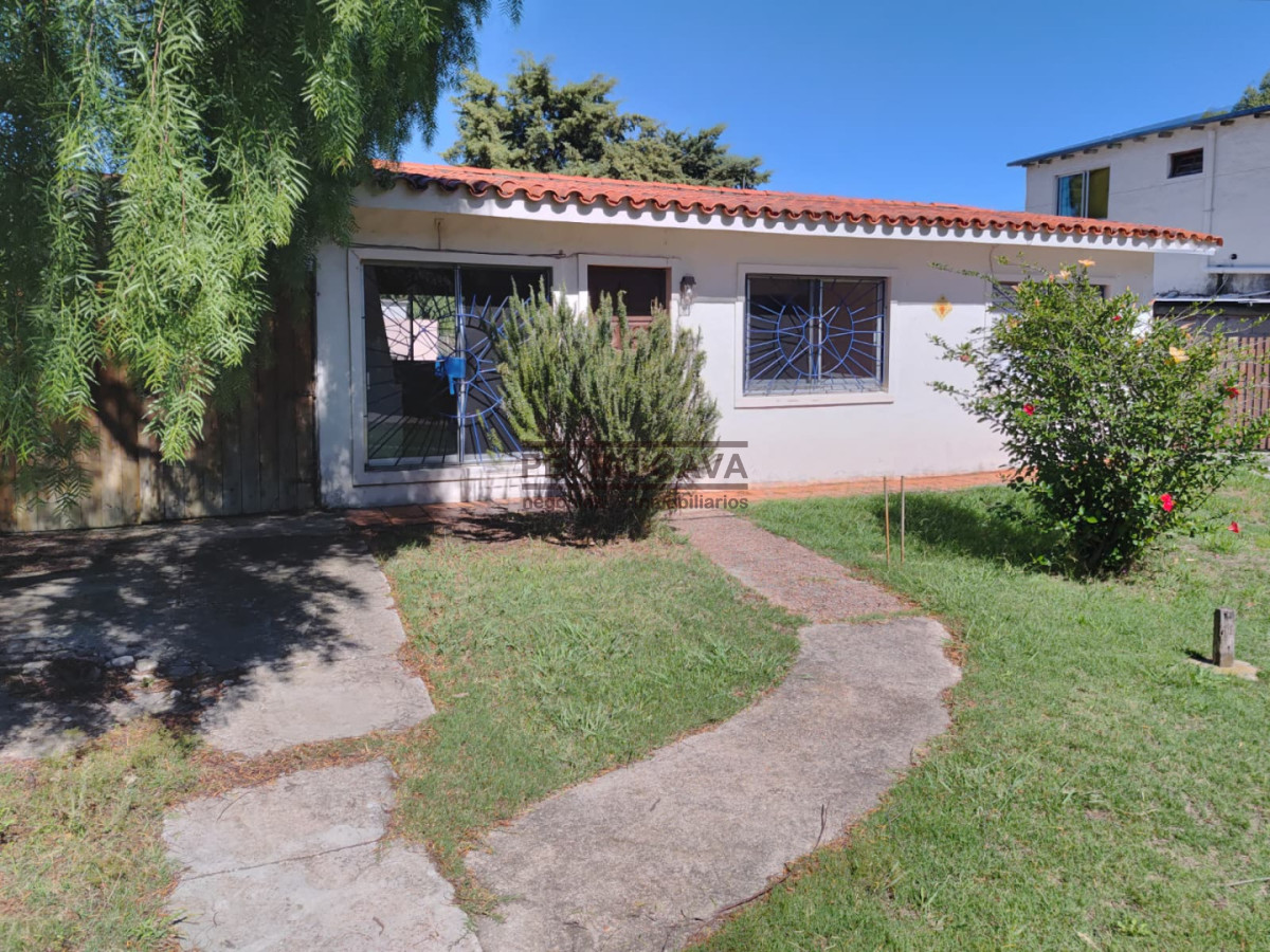 Casa ID.351 - Casa en alquiler anual en Piriápolis, entorno tranquilo con parque y espacio exterior