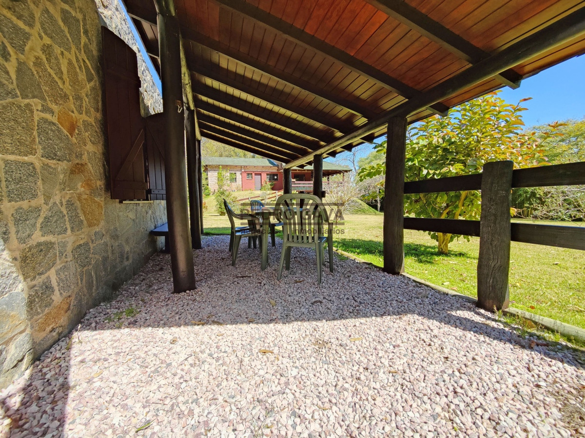 Casa ID.194 - Entre sierras y mar, Chalet de calidad a la venta en Balneario Bella Vista, Piriapolis.