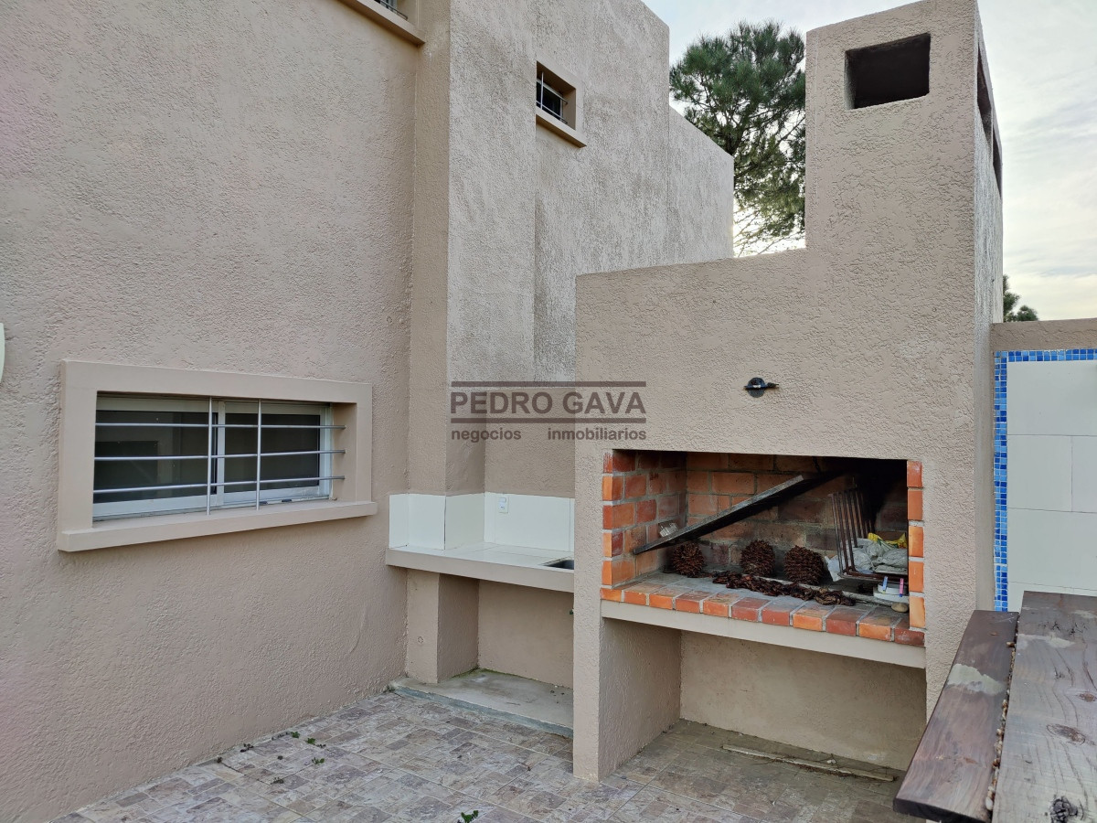 Casa ID.33 - Piriapolis, Casa en venta de 3 dormitorios y 3 baños a 200 metros de la playa.