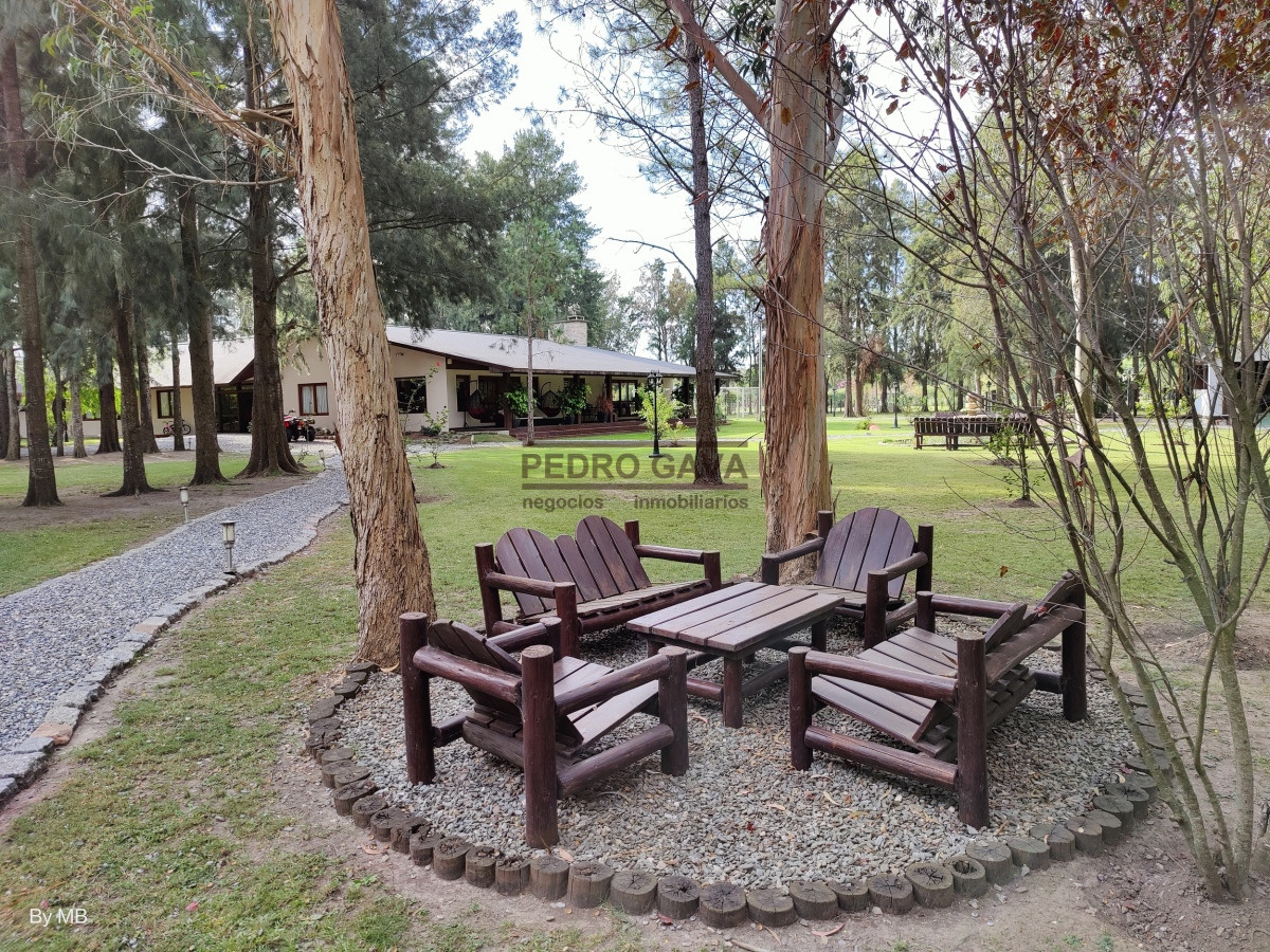 Casa ID.217 - Piriapolis, Exclusiva casa quinta en venta a 1000 metros de la playa