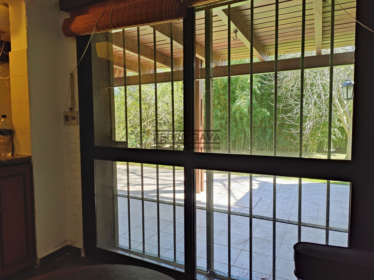 Casa ID.194 - Entre sierras y mar, Chalet de calidad a la venta en Balneario Bella Vista, Piriapolis.