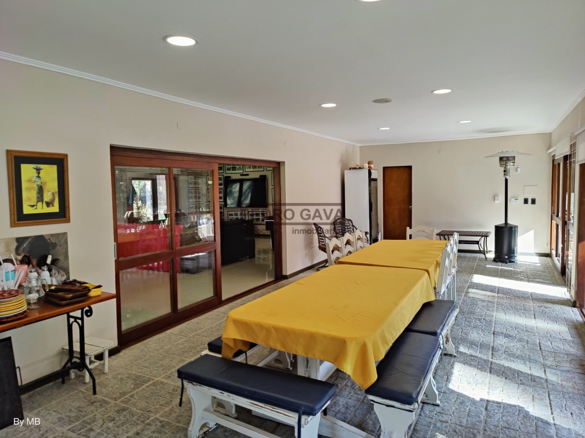 Casa ID.217 - Piriapolis, Exclusiva casa quinta en venta a 1000 metros de la playa