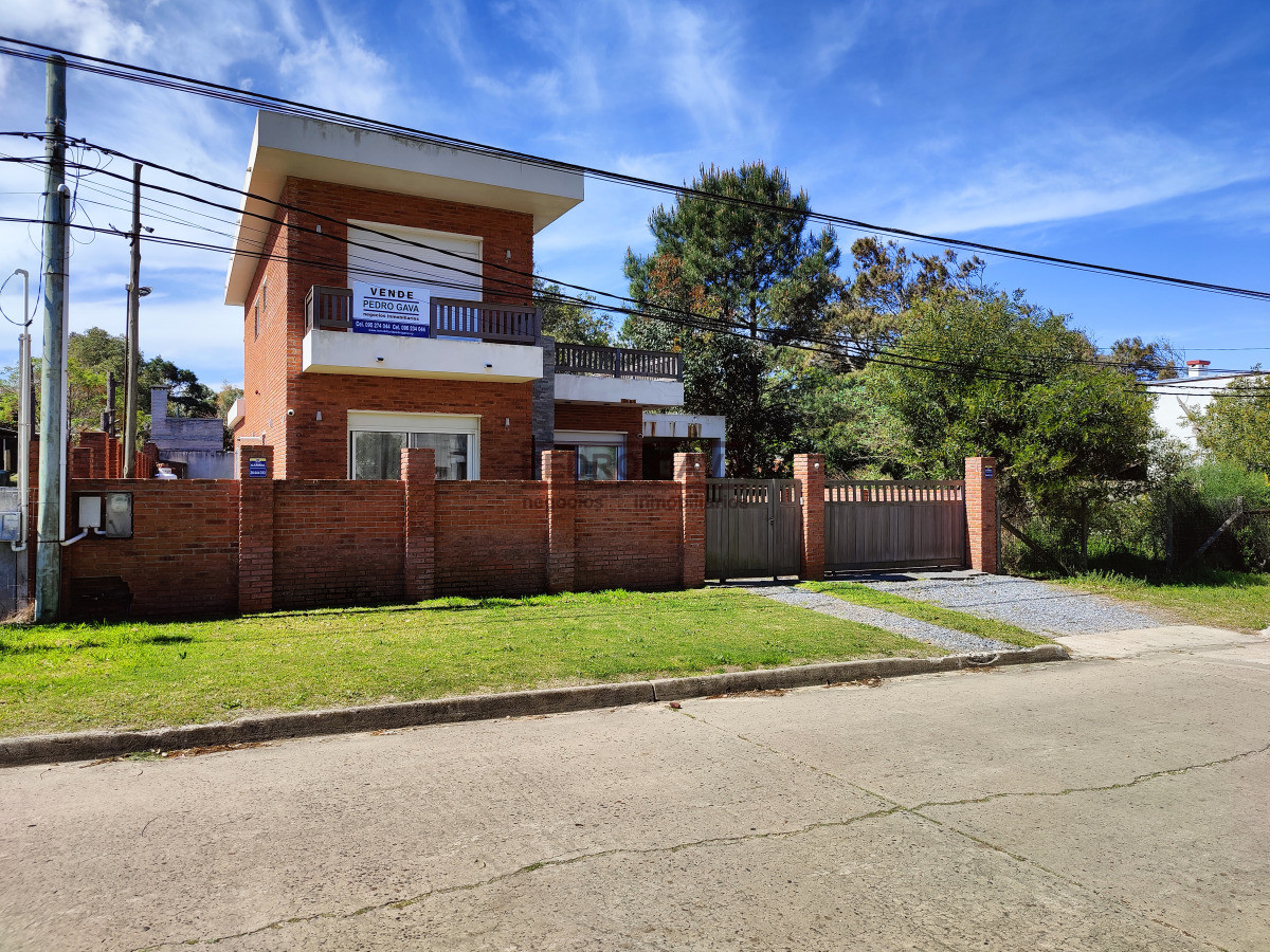 Casa ID.15 - ¡Casa a la venta en Piriápolis! Confort, calidad y mar, todo en un solo lugar.