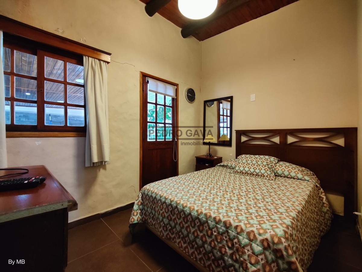 Casa ID.217 - Piriapolis, Exclusiva casa quinta en venta a 1000 metros de la playa