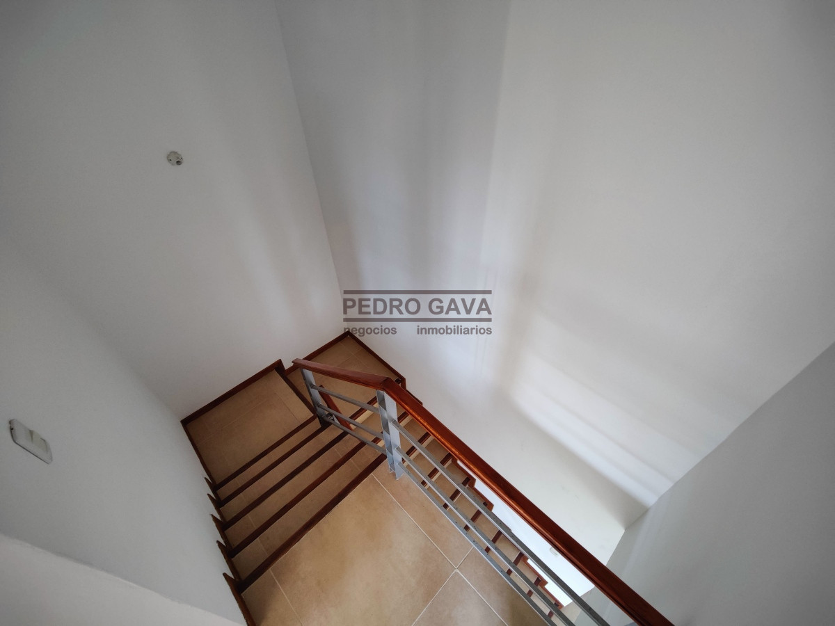 Casa ID.33 - Piriapolis, Casa en venta de 3 dormitorios y 3 baños a 200 metros de la playa.