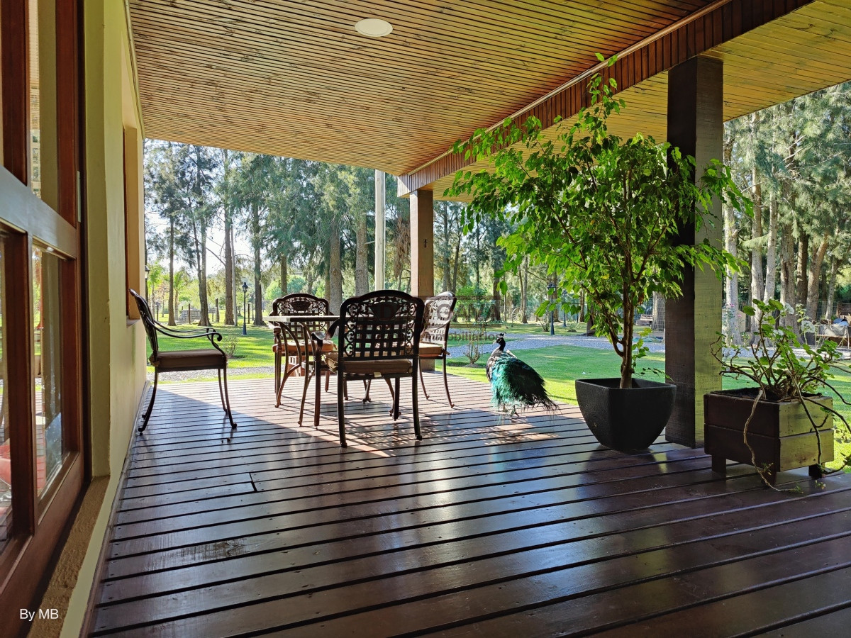 Casa ID.217 - Piriapolis, Exclusiva casa quinta en venta a 1000 metros de la playa
