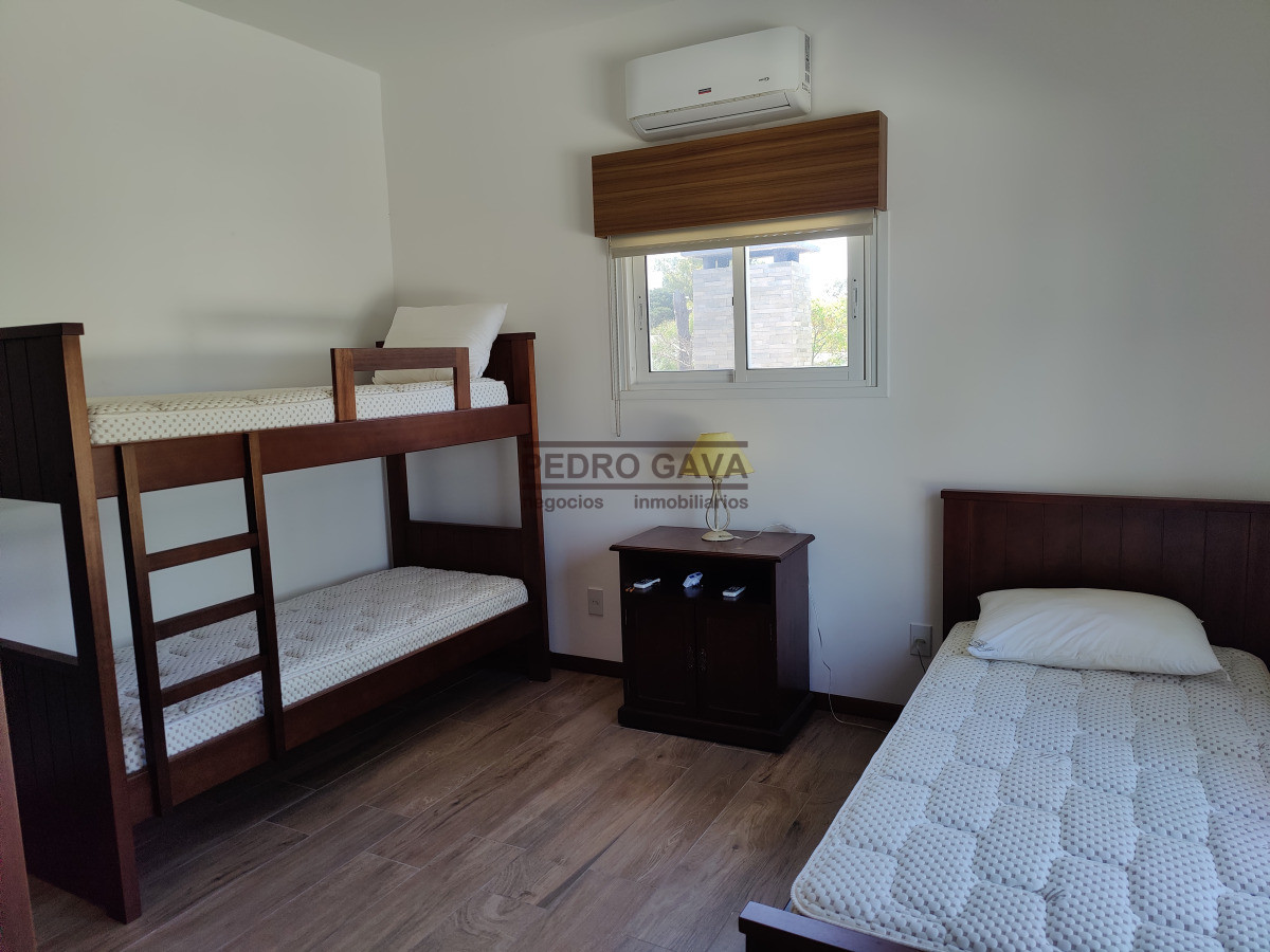 Casa ID.15 - ¡Casa a la venta en Piriápolis! Confort, calidad y mar, todo en un solo lugar.