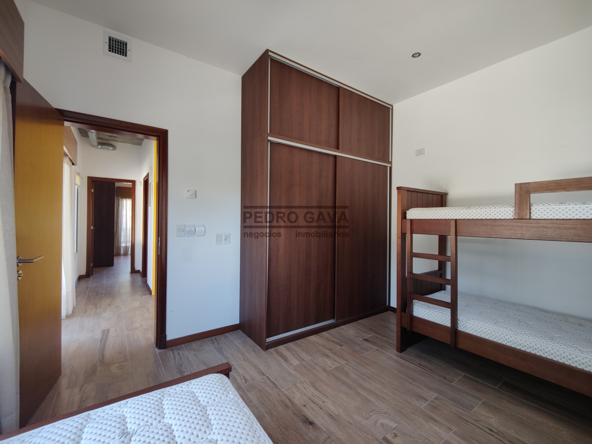 Casa ID.15 - ¡Casa a la venta en Piriápolis! Confort, calidad y mar, todo en un solo lugar.