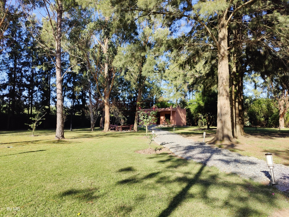 Casa ID.217 - Piriapolis, Exclusiva casa quinta en venta a 1000 metros de la playa