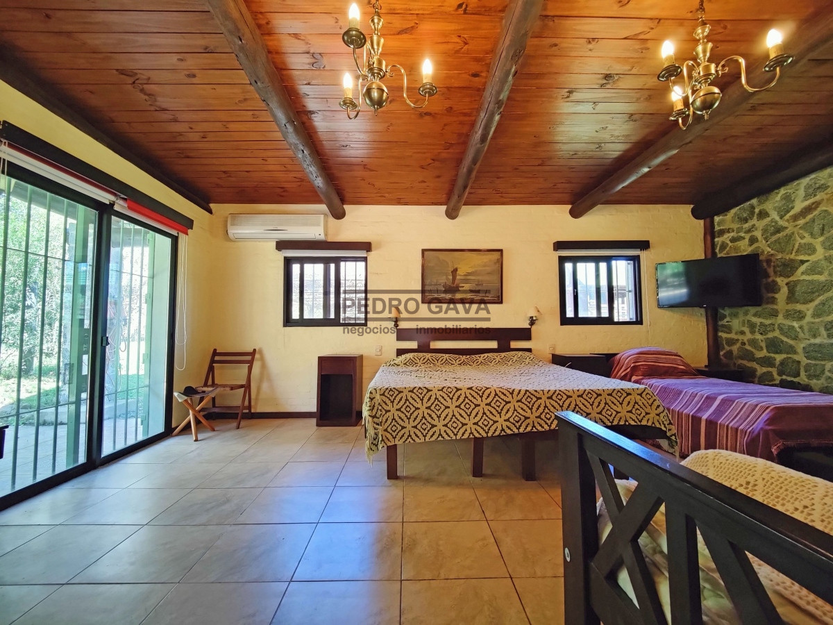 Casa ID.194 - Entre sierras y mar, Chalet de calidad a la venta en Balneario Bella Vista, Piriapolis.