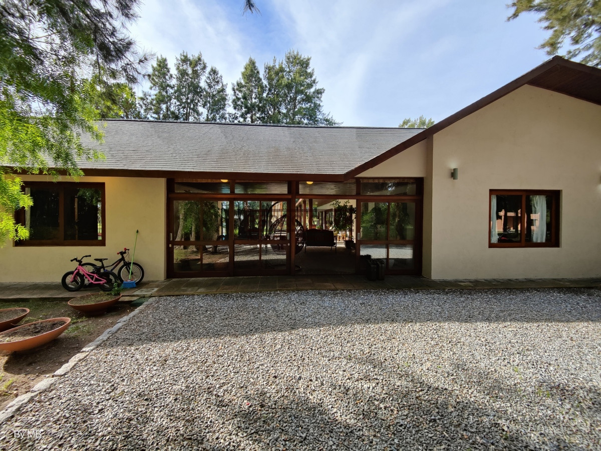 Casa ID.217 - Piriapolis, Exclusiva casa quinta en venta a 1000 metros de la playa