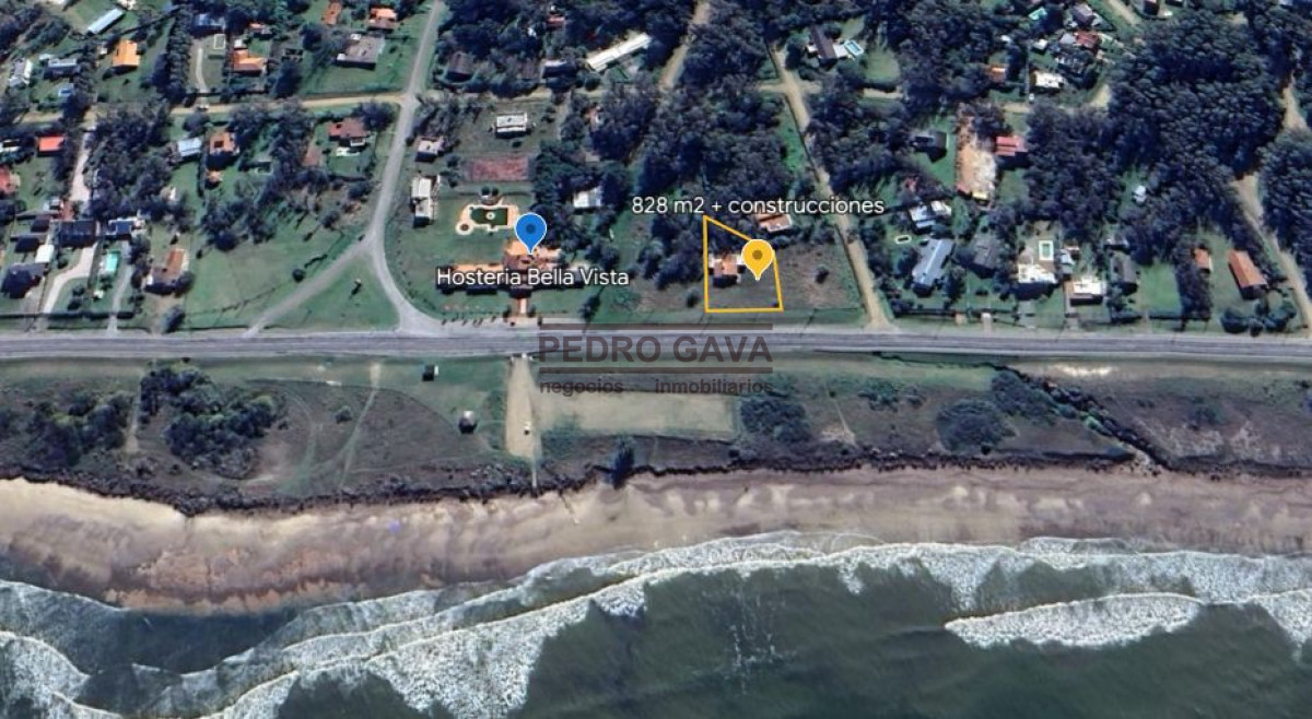 Casa ID.54 - Bella Vista, terreno de 830 m2 frente al mar con construcciones