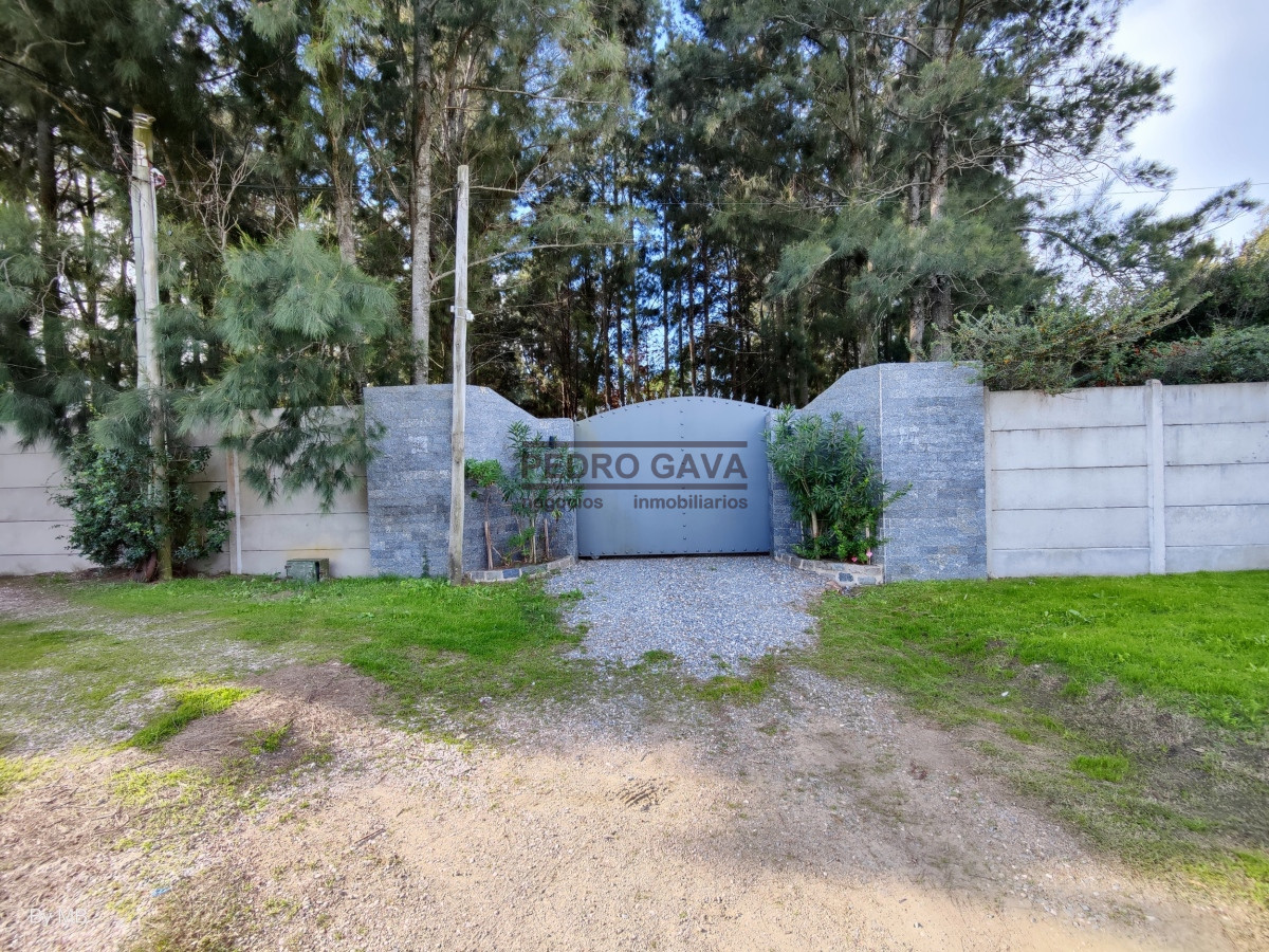Casa ID.217 - Piriapolis, Exclusiva casa quinta en venta a 1000 metros de la playa