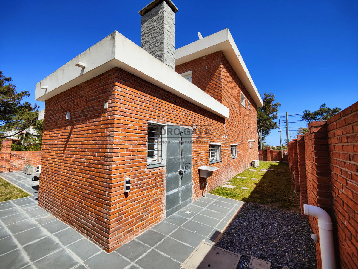 Casa ID.15 - ¡Casa a la venta en Piriápolis! Confort, calidad y mar, todo en un solo lugar.