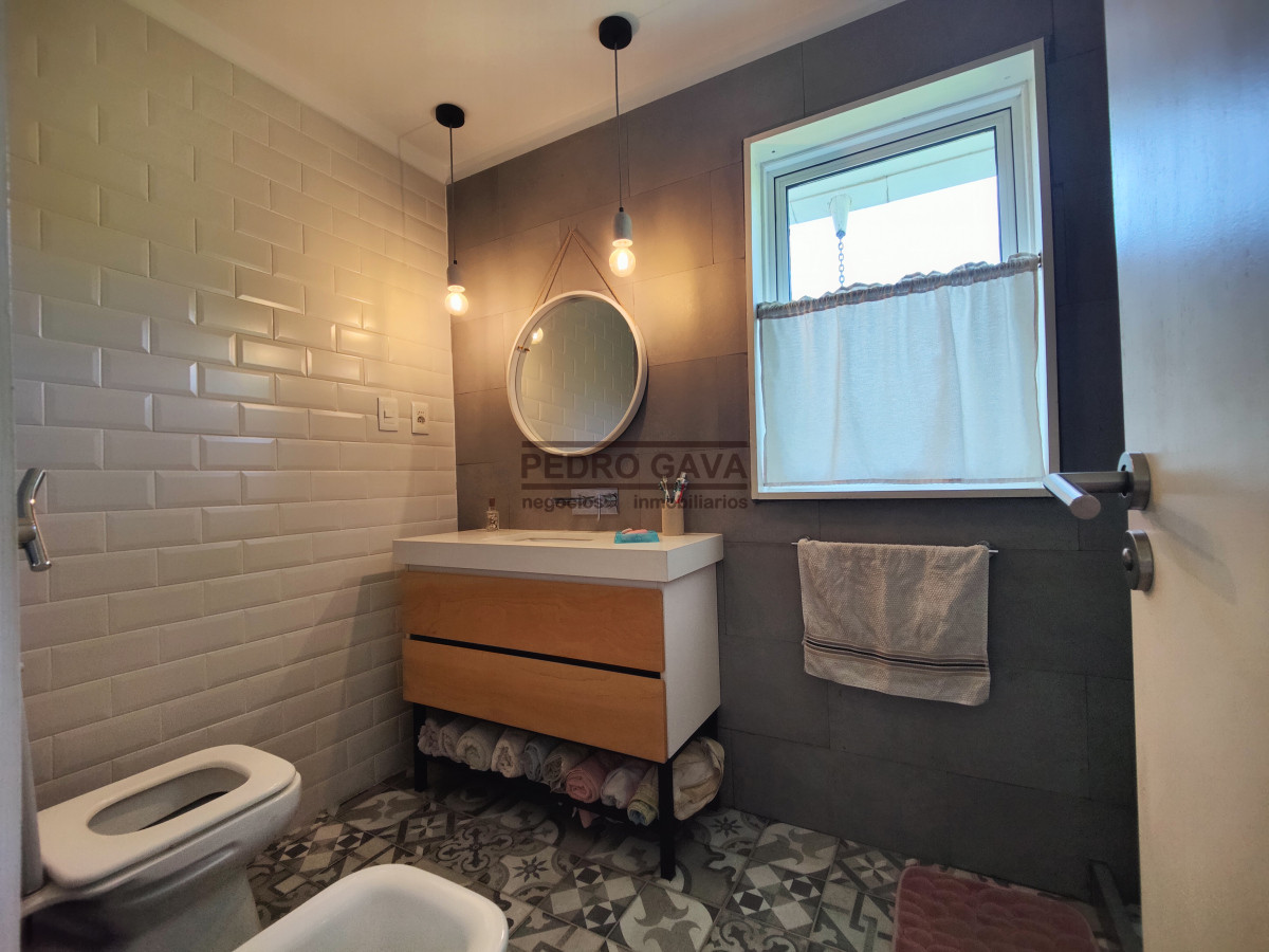 Casa ID.294 - Tu refugio soñado en Balneario Las Flores, a pasos de la playa y con vista al mar