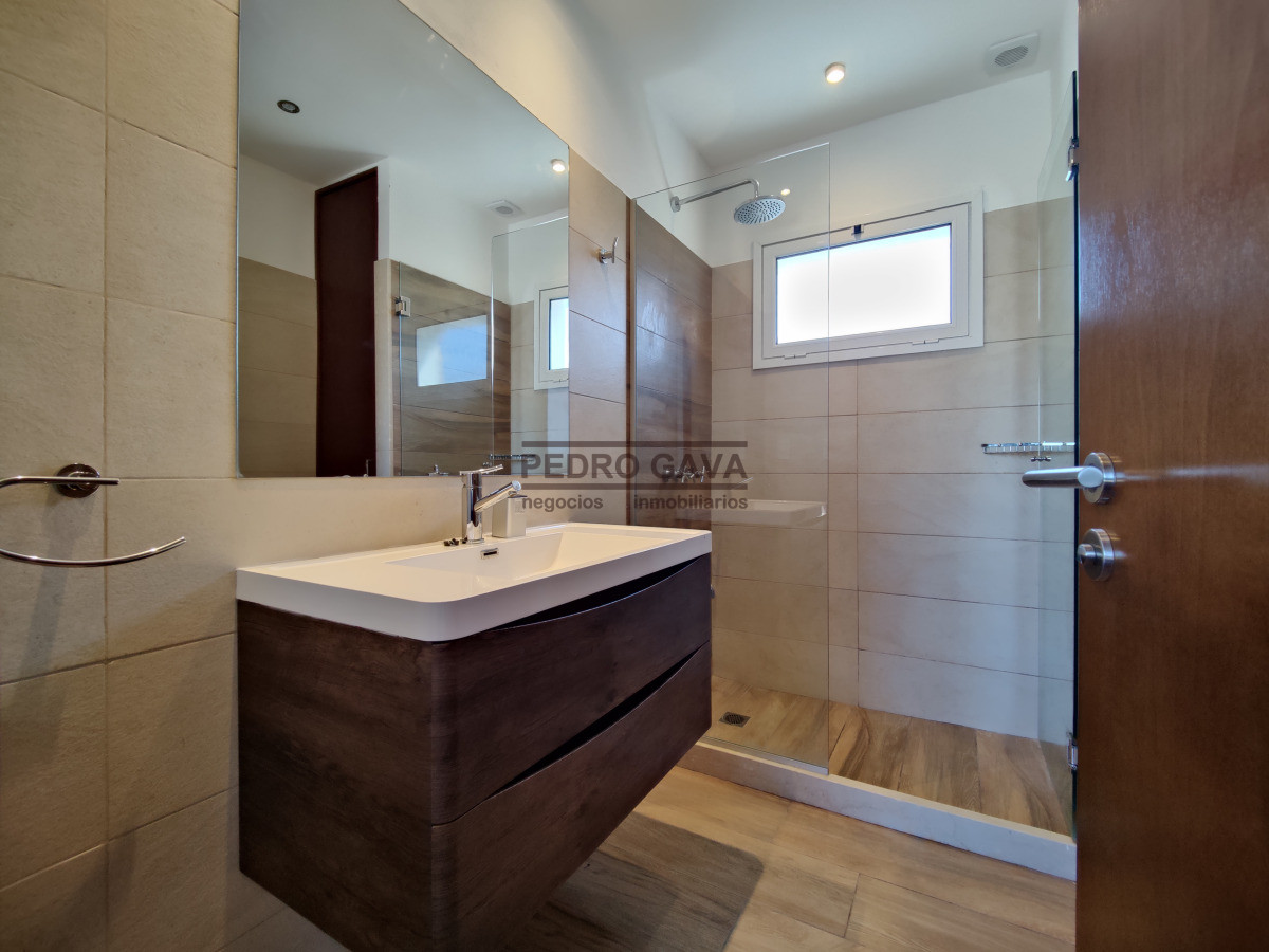 Casa ID.15 - ¡Casa a la venta en Piriápolis! Confort, calidad y mar, todo en un solo lugar.