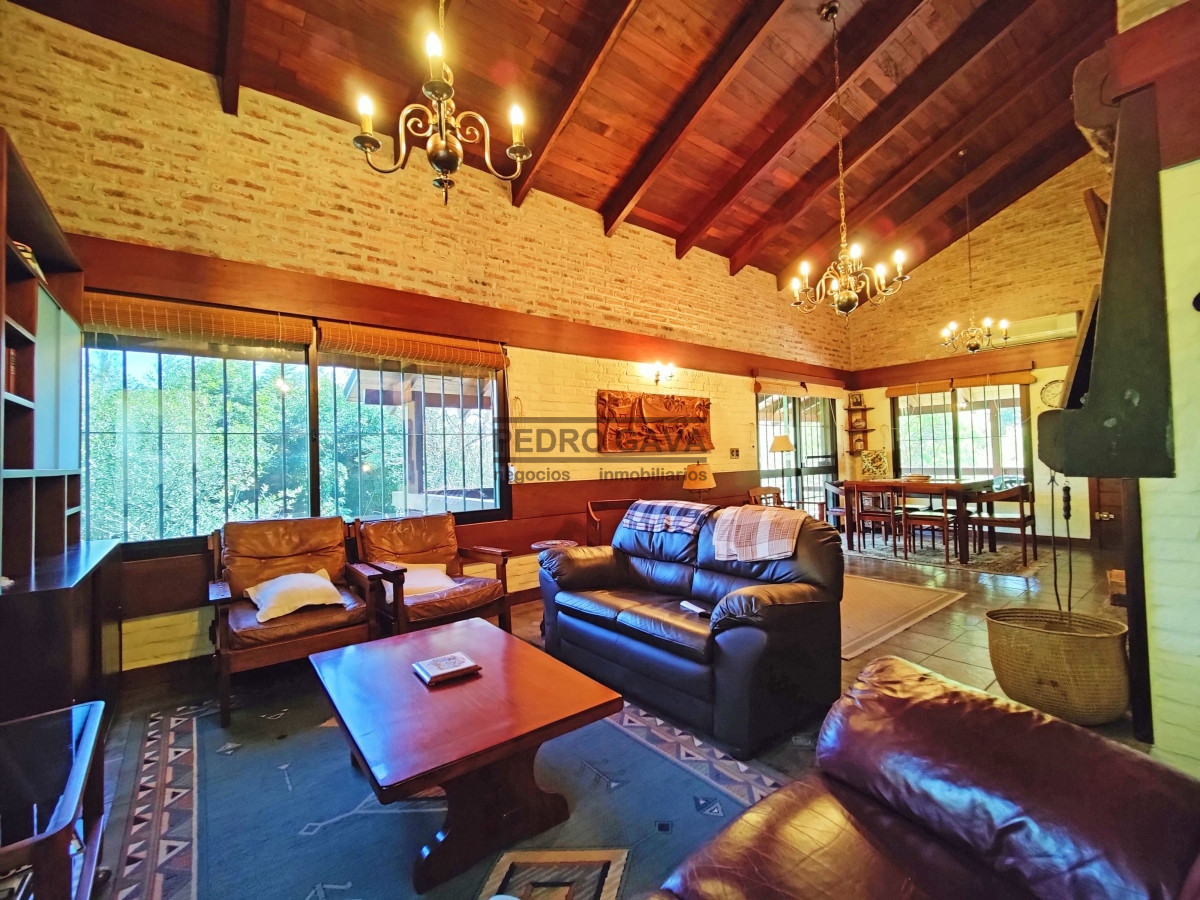 Casa ID.194 - Entre sierras y mar, Chalet de calidad a la venta en Balneario Bella Vista, Piriapolis.