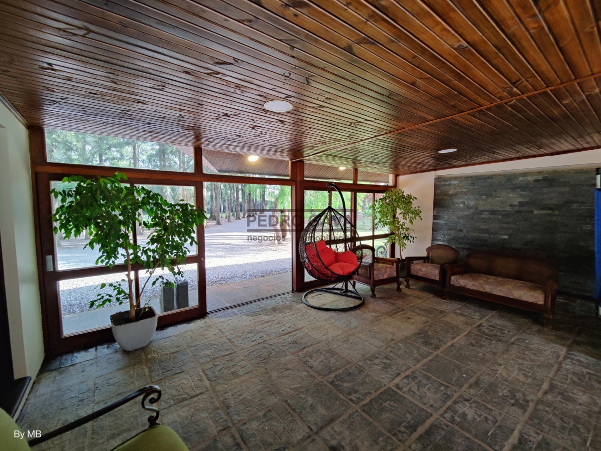 Casa ID.217 - Piriapolis, Exclusiva casa quinta en venta a 1000 metros de la playa