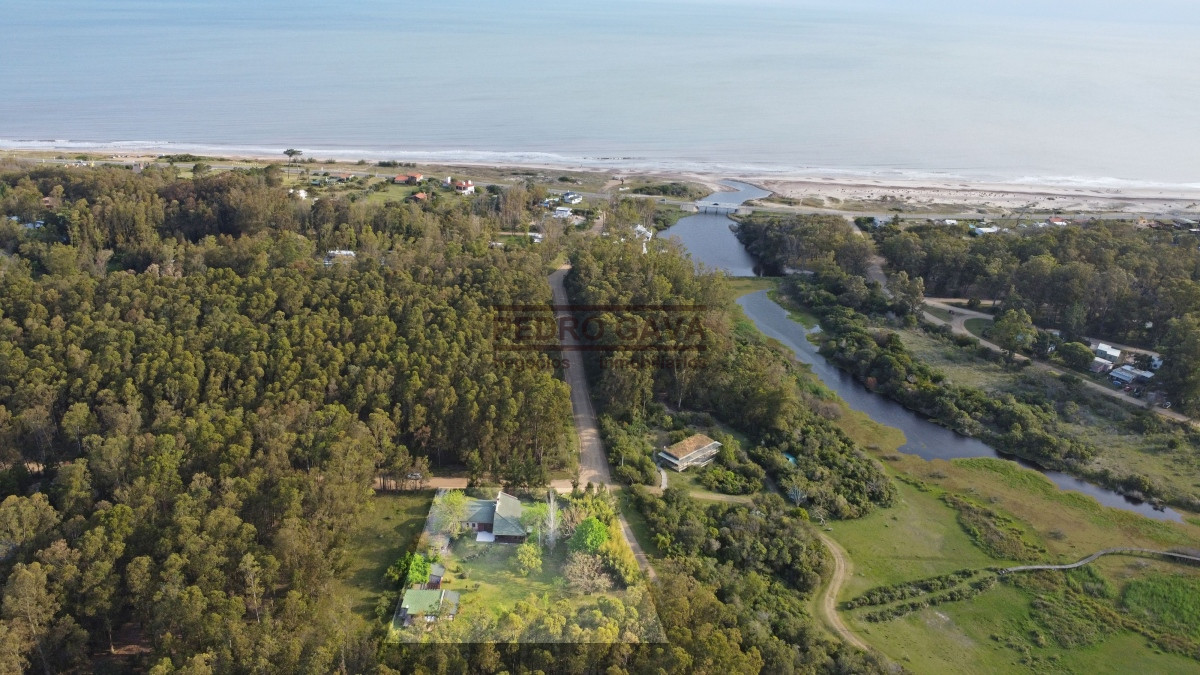 Casa ID.194 - Entre sierras y mar, Chalet de calidad a la venta en Balneario Bella Vista, Piriapolis.