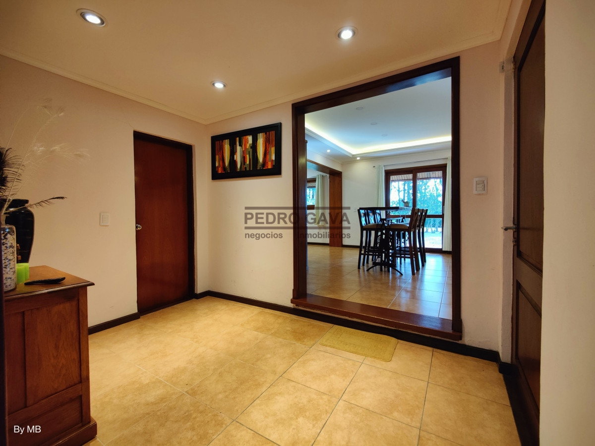 Casa ID.217 - Piriapolis, Exclusiva casa quinta en venta a 1000 metros de la playa