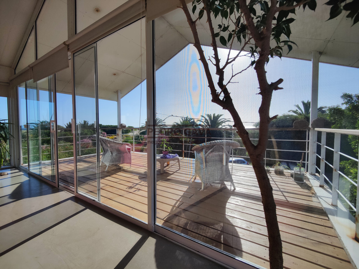 Casa ID.294 - Tu refugio soñado en Balneario Las Flores, a pasos de la playa y con vista al mar