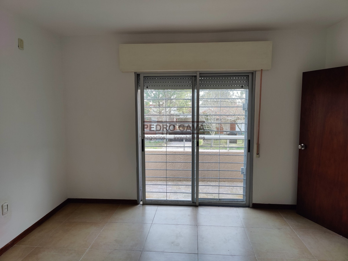 Casa ID.33 - Piriapolis, Casa en venta de 3 dormitorios y 3 baños a 200 metros de la playa.