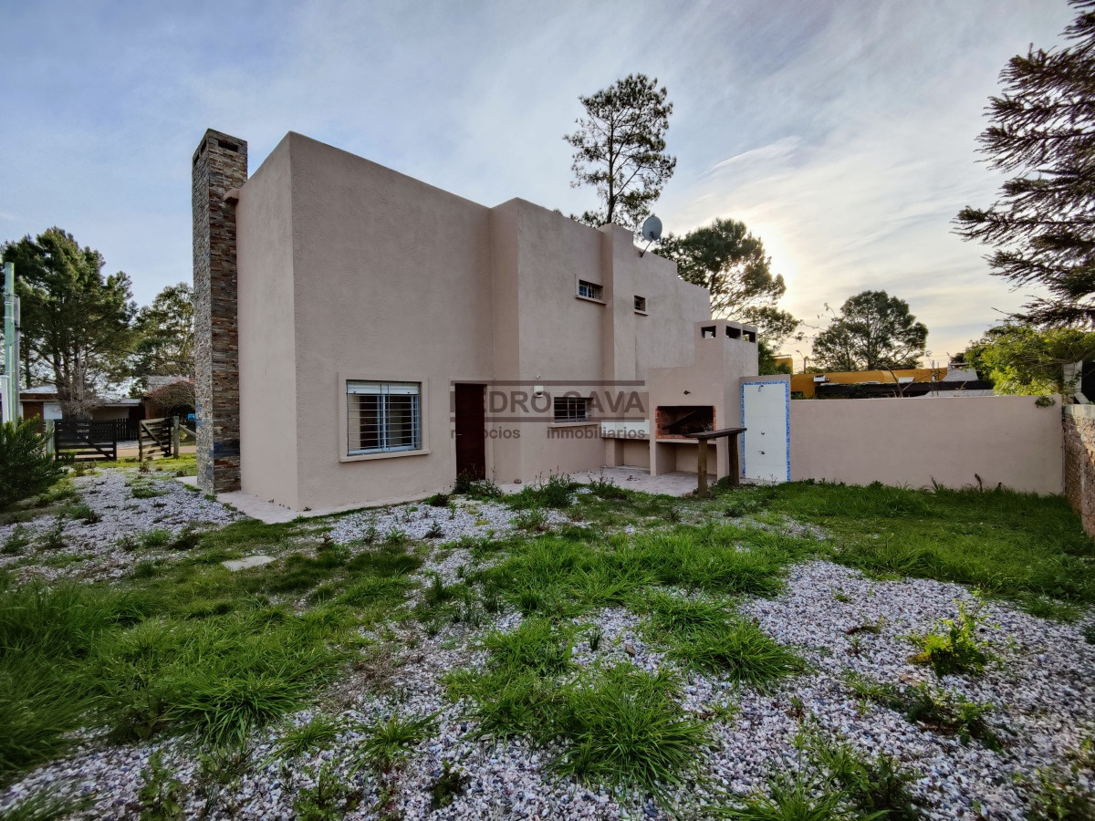 Casa ID.33 - Piriapolis, Casa en venta de 3 dormitorios y 3 baños a 200 metros de la playa.