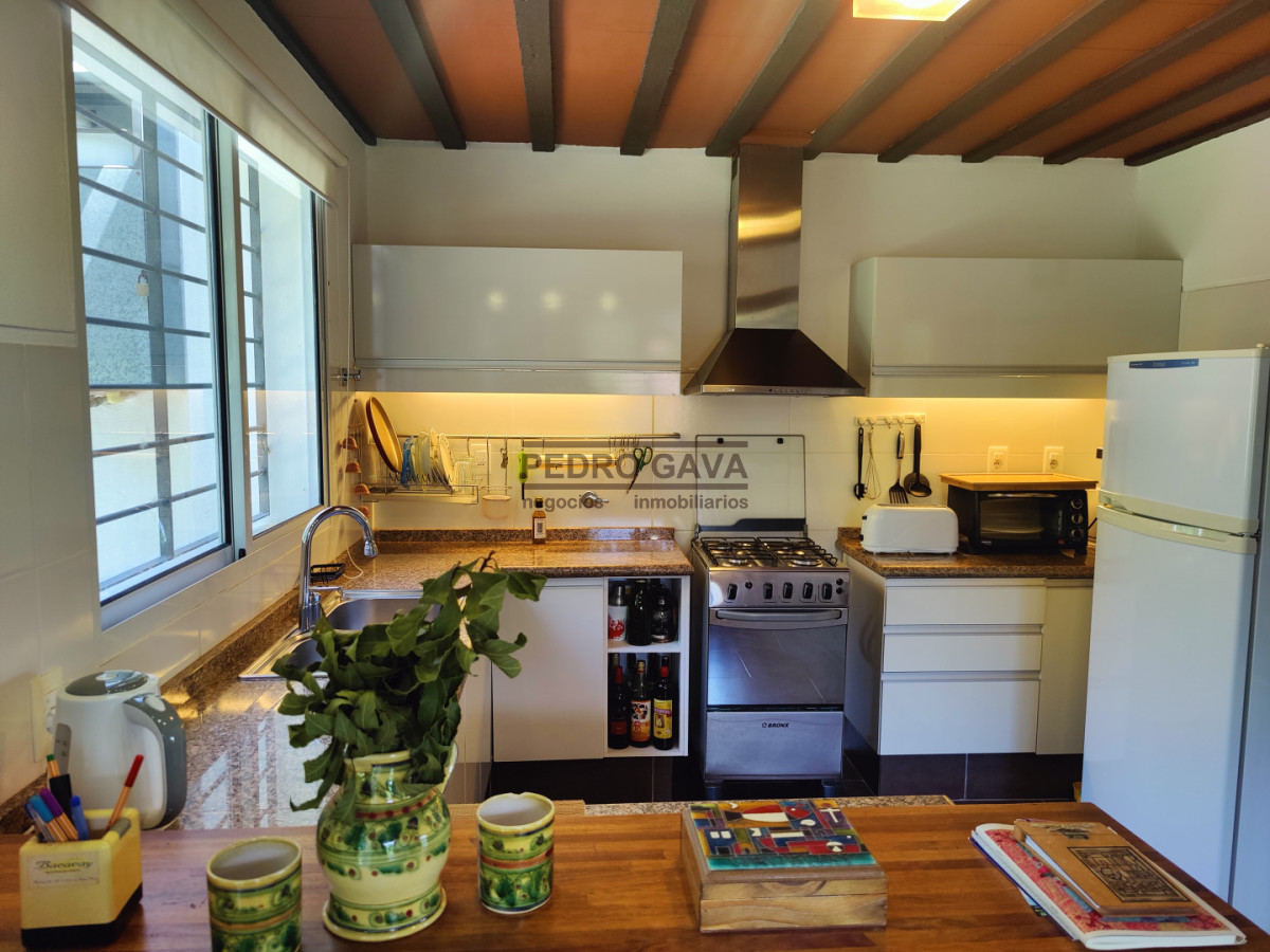 Casa ID.340 - Casa en venta en Playa Hermosa, Piriápolis - 3 dormitorios, parque y garage