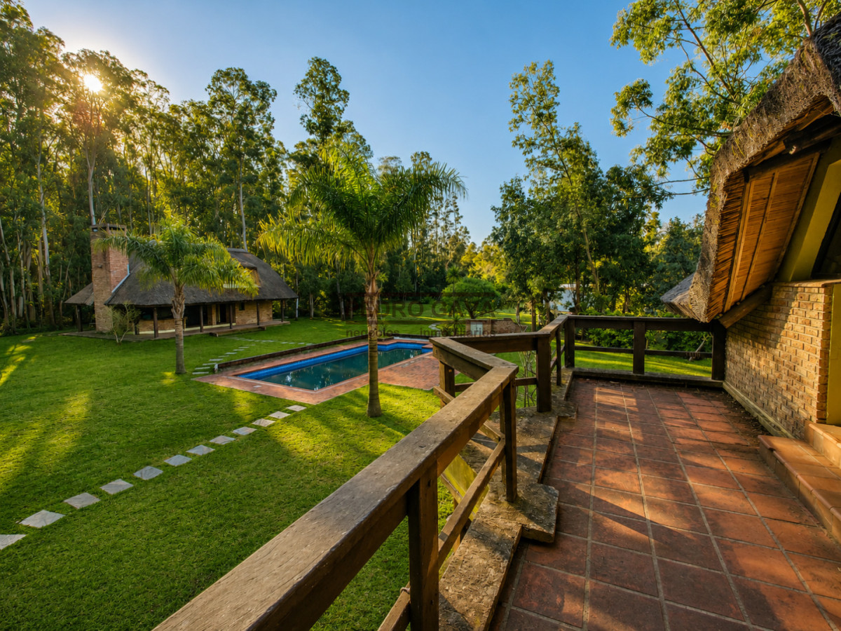 Casa ID.368 - Venta de casa con piscina y más de 3.000 m² de terreno en Balneario Bella Vista, Piriápolis