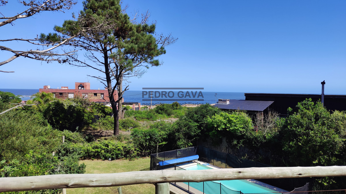 Casa ID.358 - Casa en venta en Punta Colorada, Piriápolis, entorno tranquilo y a pasos del mar