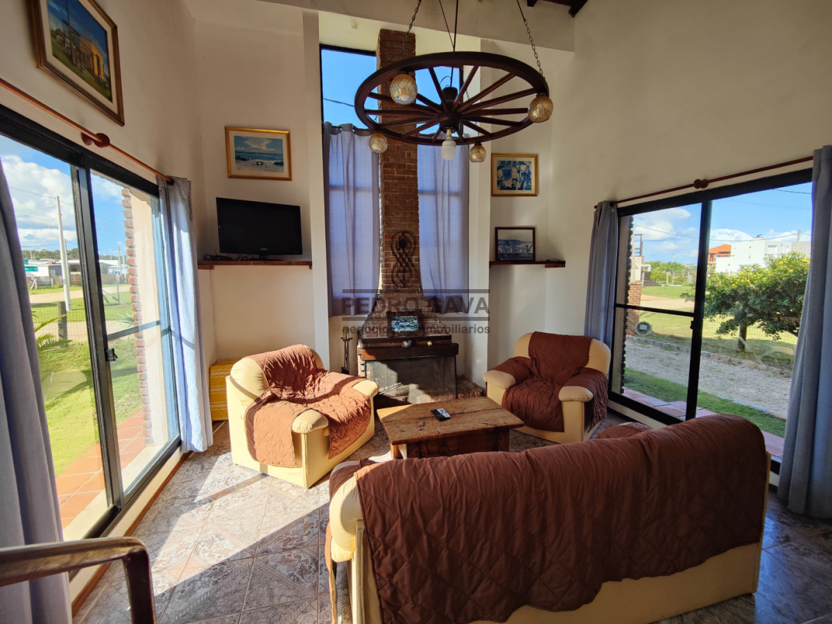 Casa ID.352 - Casa en Punta Negra a 150 m del mar, con quincho independiente y piscina