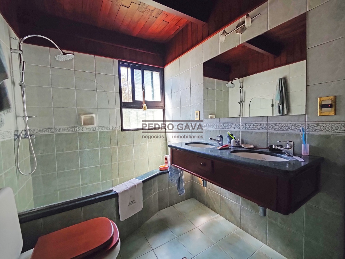 Casa ID.194 - Entre sierras y mar, Chalet de calidad a la venta en Balneario Bella Vista, Piriapolis.