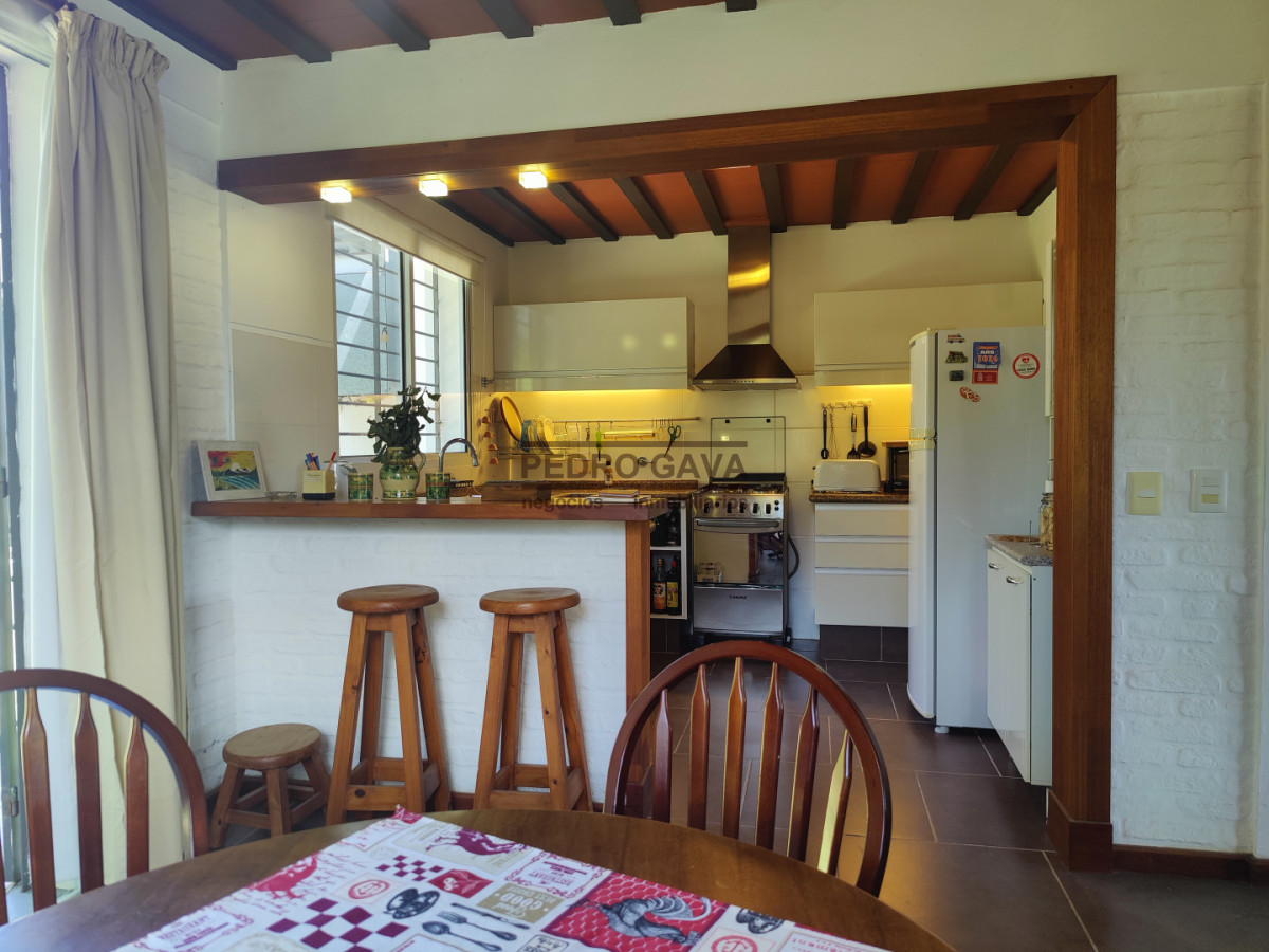 Casa ID.340 - Casa en venta en Playa Hermosa, Piriápolis - 3 dormitorios, parque y garage