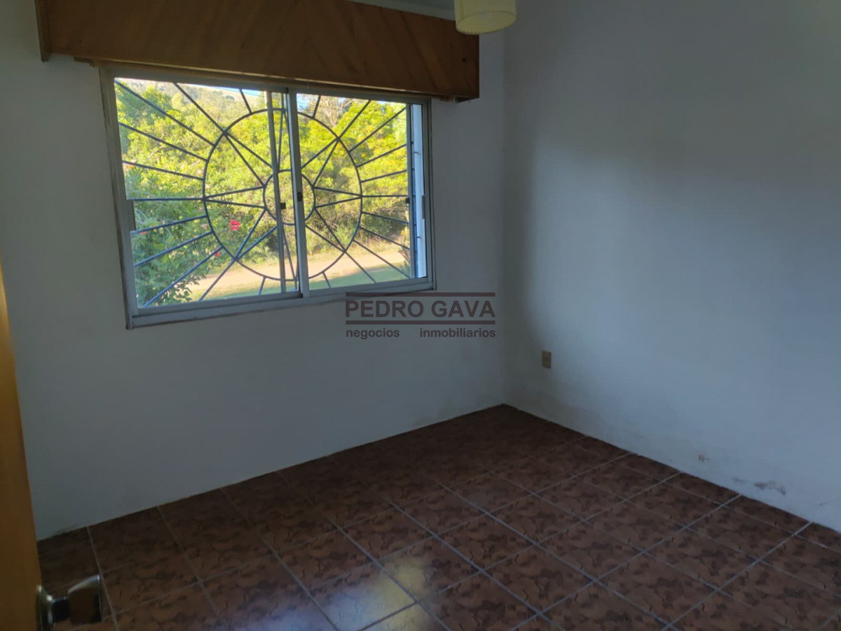 Casa ID.350 - Casa en Piriápolis con parque y potencial, proxima a la fuente de Venus