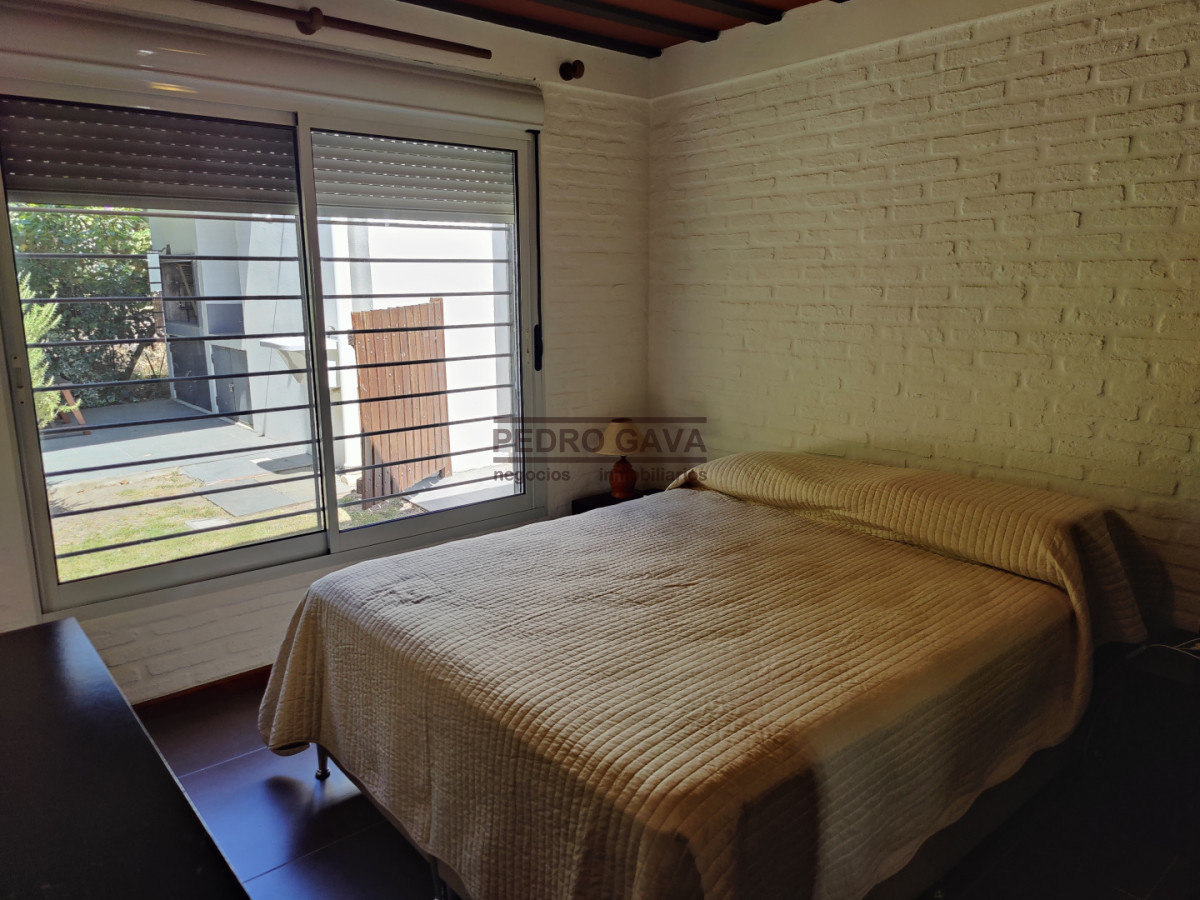 Casa ID.340 - Casa en venta en Playa Hermosa, Piriápolis - 3 dormitorios, parque y garage