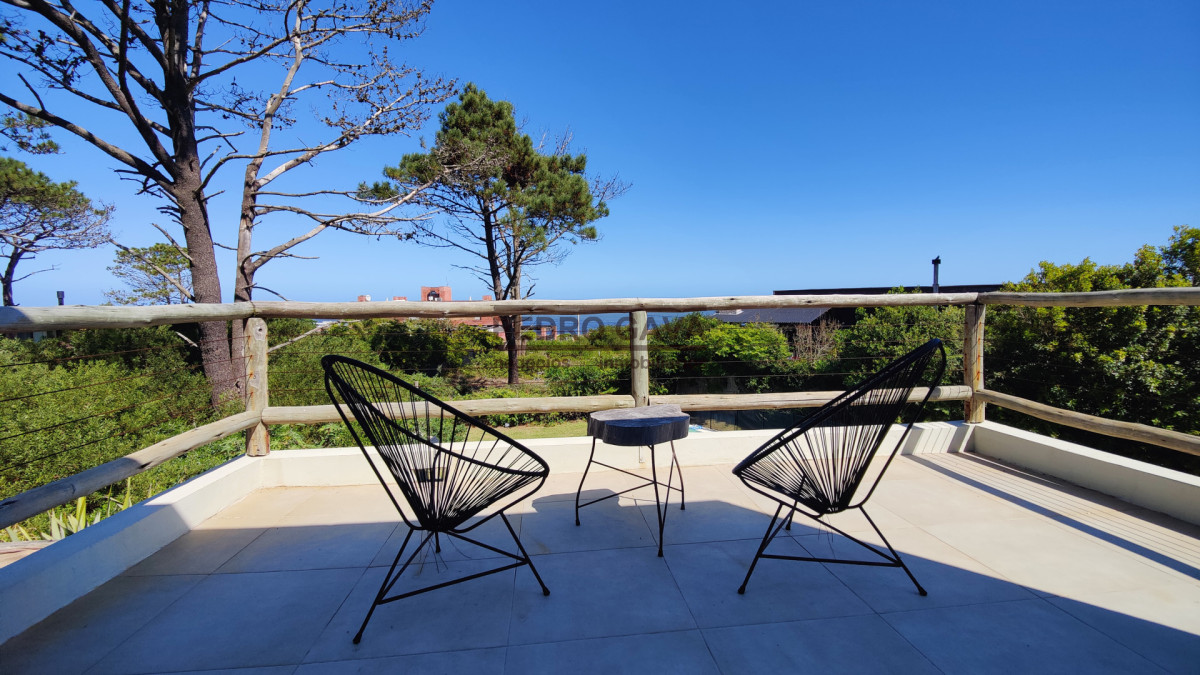 Casa ID.358 - Casa en venta en Punta Colorada, Piriápolis, entorno tranquilo y a pasos del mar