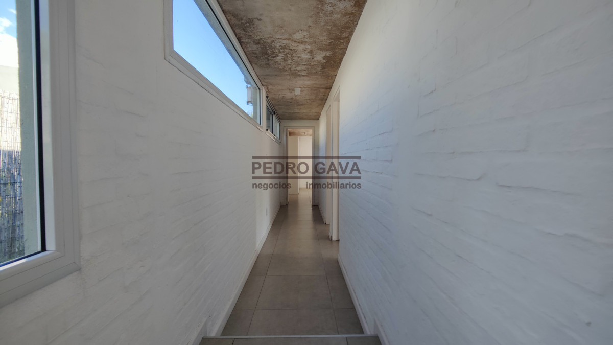 Casa ID.359 - Casa en venta en Punta Colorada, Piriápolis, 3 dormitorios en una planta, con piscina climatizada