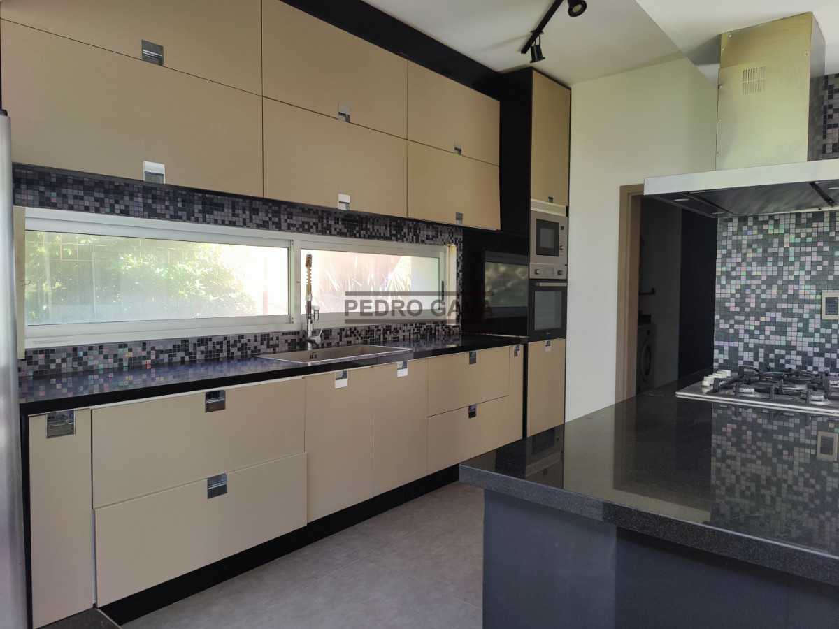 Casa ID.329 - Casa a la venta frente a Playa de los Lamas - luz, vistas y confort en cada ambiente