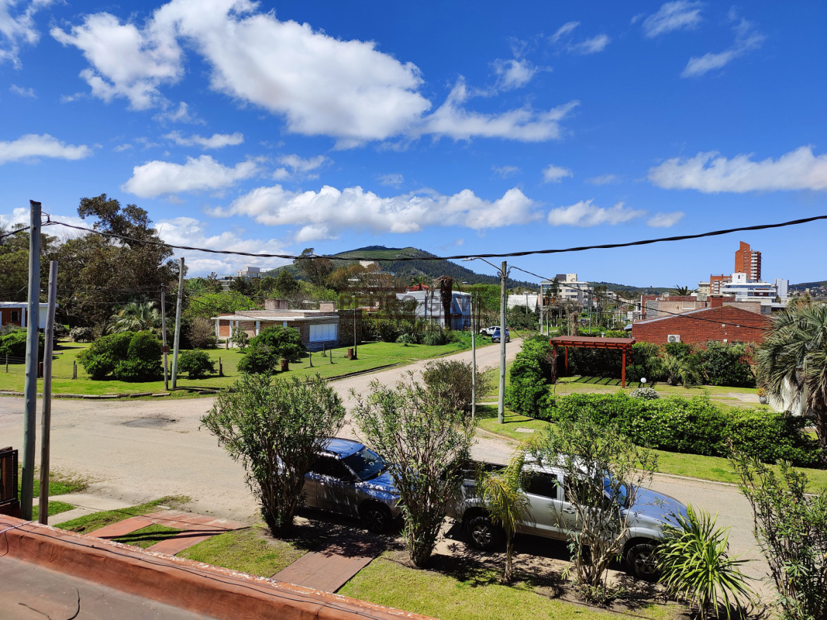 Casa ID.380 - Casa en venta en Barrio Los Ángeles, Piriápolis, a 50 metros de la Rambla