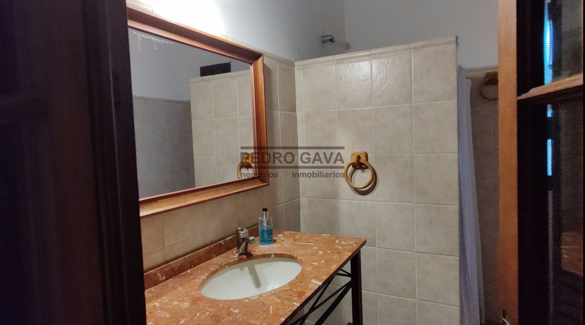 Casa ID.324 - Casa en venta en Playa Verde, Piriápolis - historia, calidez y ubicación a metros del mar